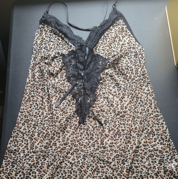 Other - Sheer leopard print slip